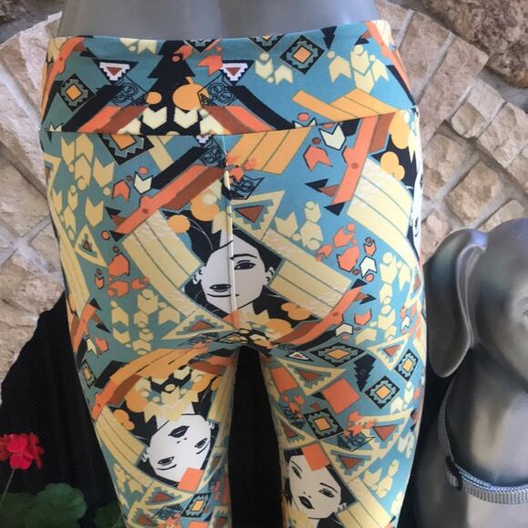 Lularoe Face Print Leggings One Size - Picture 5 of 7